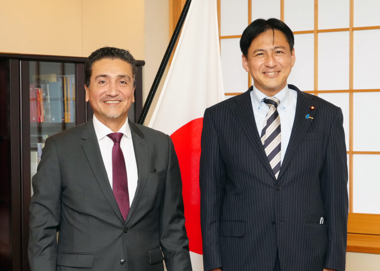 Reunión con el viceministro Parlamentario Senior de Ministerio de Asuntos Exteriores, Diputado Shunsuke TAKEI