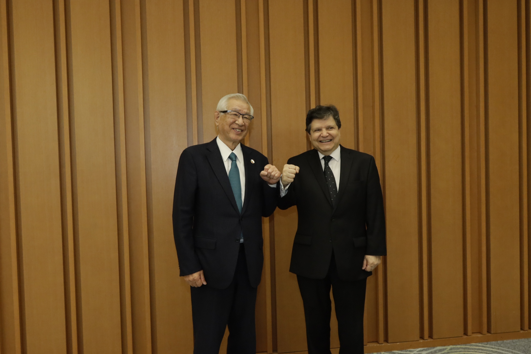 Canciller ACEVEDO y el Presidente de KEIDANREN Sr. Yutaka KASE